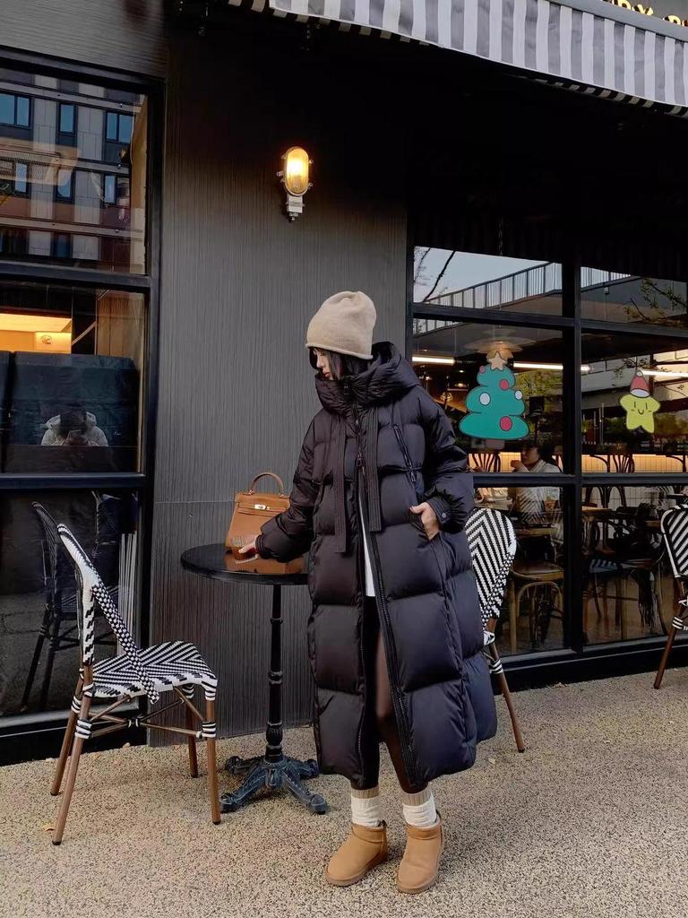 2024 Женская длинная толстая пуховая куртка выше колена - корейское зимнее пальто свободного кроя