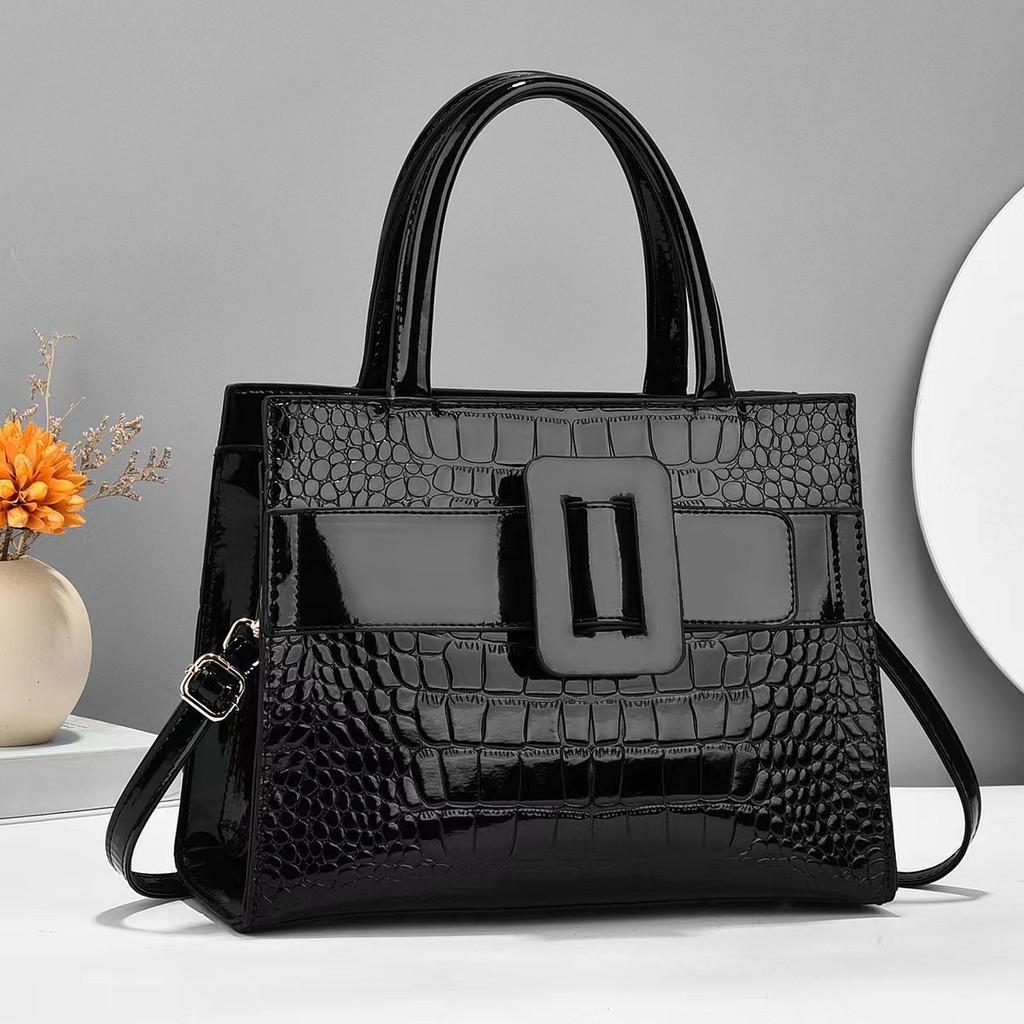 Stylish Crocodile Pattern Soft Leather Handbag For Women With Versatile Colors And Mid-soft Structure