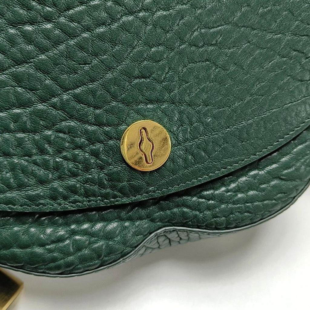 [Pre-Owned] Chess Adjustable Strap Solid Color Calfskin Shoulder Crossbody Bag - Excellent #ERLEG7