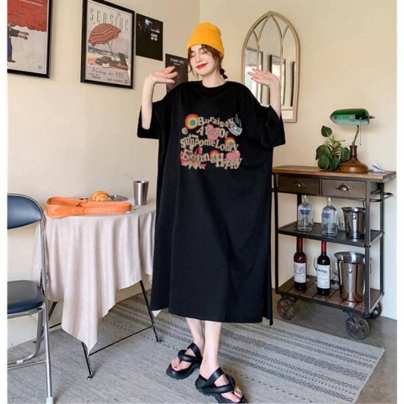 Женское повседневное платье-футболка с короткими рукавами и буквенным принтом, свободного размера, средней длины, с разрезом выше колена