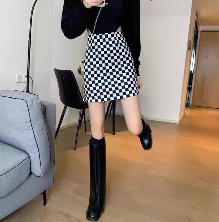 Миниатюрная клетчатая юбка А-силуэта с высокой талией: Лето 2024 Облегающий короткий дизайн