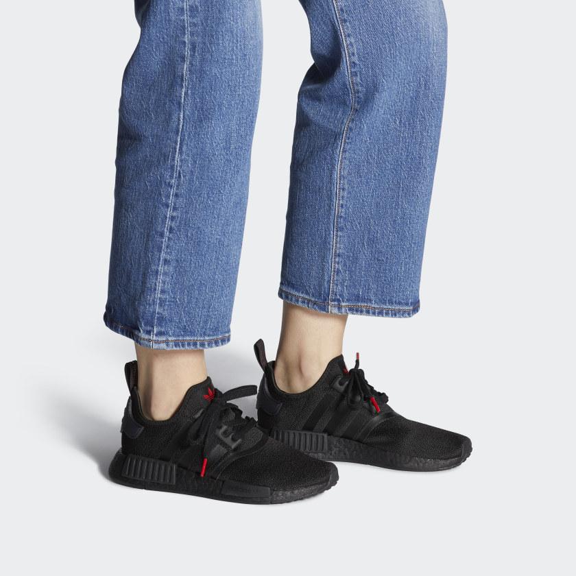 adidas Женские NMD_R1 'Core Black' Женские FY9387