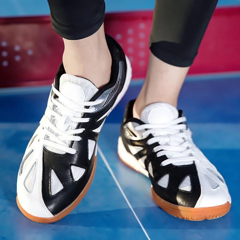 New Table Tennis Shoes for Men and Women Couples Lightweight Non-slip Breathable Badminton Shoes Tennis Shoes Professional Training Shoes