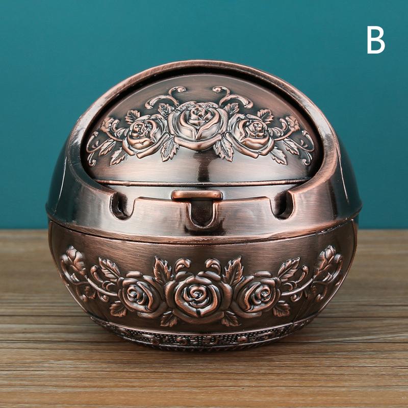 Metal Ashtray Smoking Windproof Vintage Lid Ornament Retro Cigarette Metal Decorative Gadgets Cigarettes Accessories