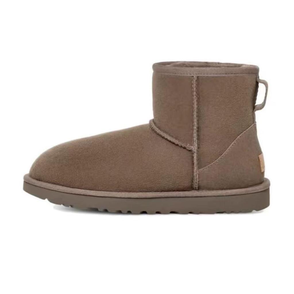 UGG Joy, Christmas Glove Sheepskin Thermal Slip Resistant Short Snow Boots Women's Light Brown 1016222-CHE(Team546-)