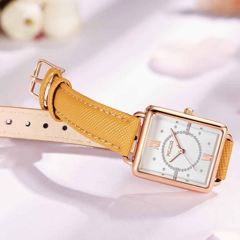 Watch Ladies, Fashionable Retro Square Watch Roman Scale Elegant Diamond-Encrusted Leather Women'S Watch 7027