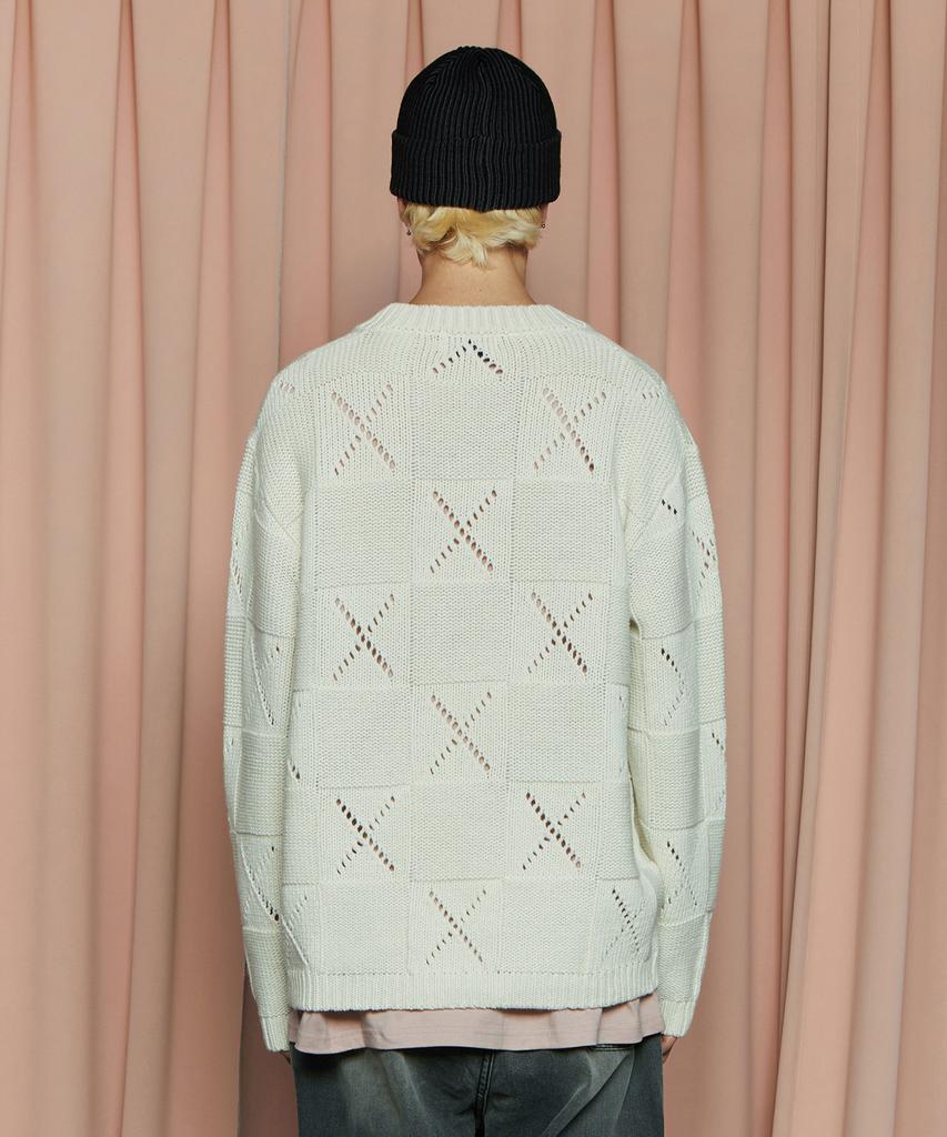 UNALLOYED Argyle Checker V-Neck Knit / Ivory
