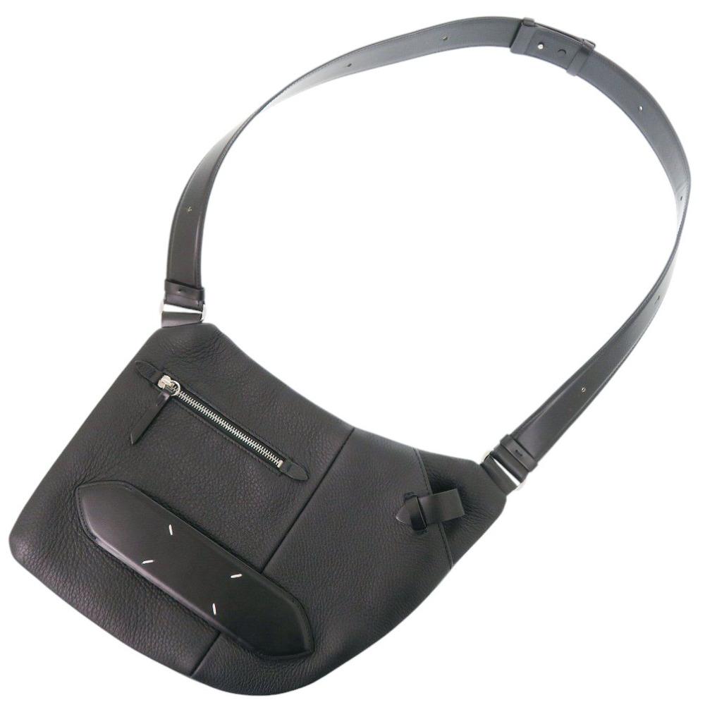 Used AUTHENTIC Maison Margiela SB1WG0017 Cross body bag 5AC Black Leather