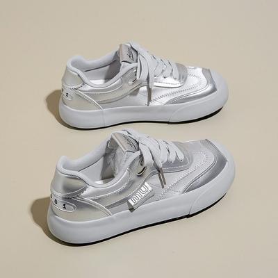 Повседневные универсальные маленькие белые туфли для женщин 2025 весна новая популярная немецкая тренировочная кожа дышащие нишевые спортивные кеды для женщин