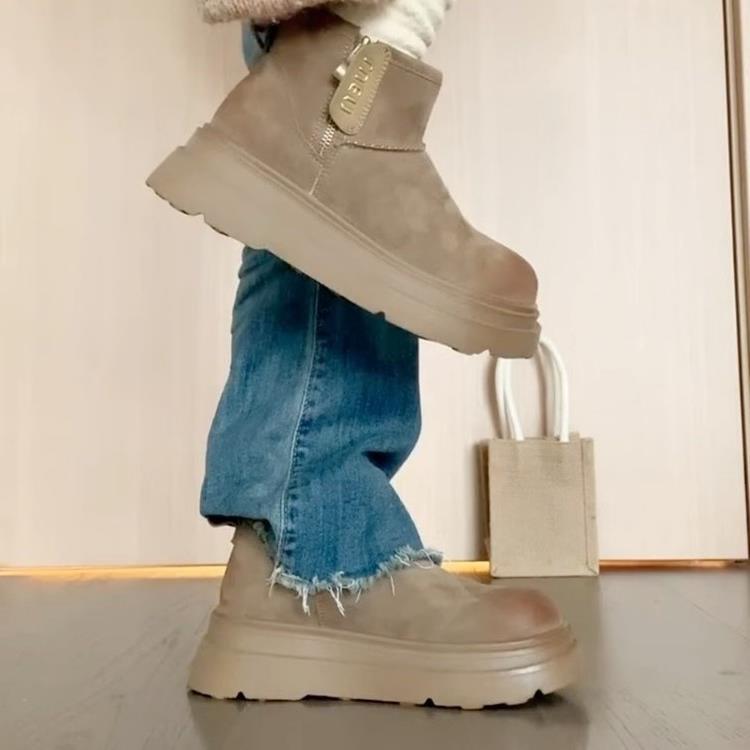 [Странный эстетизм] Кожаные меховые зимние ботинки на толстой подошве с внутренней танкеткой, женские новые бархатные и утолщенные хлопковые туфли на осень и зиму