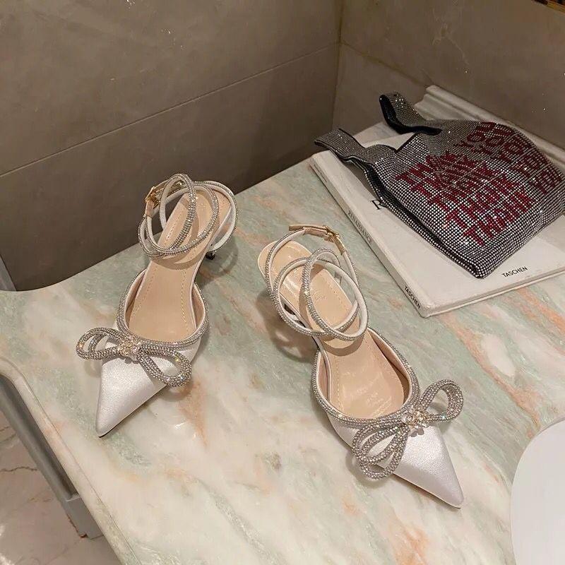 Летние новые модные женские босоножки на высоком каблуке с острым бантом, стразами, шелковым ремешком сзади и пряжкой на тонком каблуке, французские