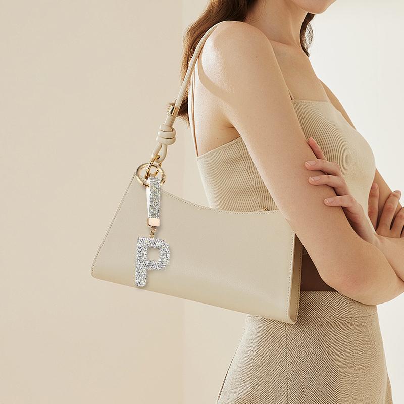 1 шт. Брелоки Идеальный подарок Дизайн с буквой Блестящий брелок Аксессуар Дизайн с полными стразами Подвеска на удачу 26 букв алфавита