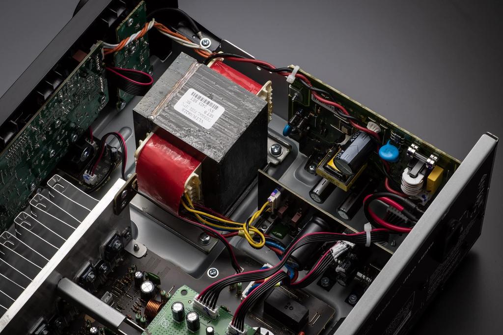 AV-ресивер Denon Surround 8K Ultra eARC AVR-X580BT 5.2-канальный HD, HDR10+, совместимый/черный AVR-X580BTK