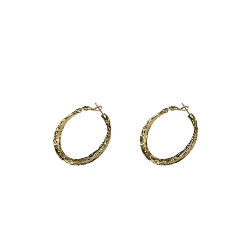 Геометрические серьги-кольца из серебряной иглы: Элегантный, универсальный дизайн для женщин