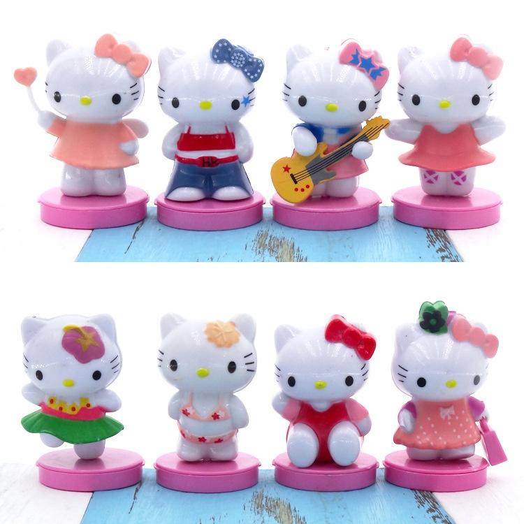 Очаровательный набор из восьми миниатюрных кукольных домиков Hello Kitty. Идеально подходит для тортов и садов