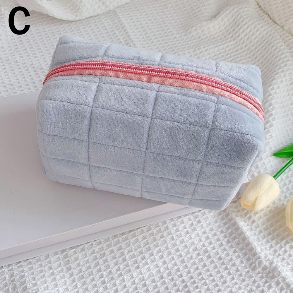 Solid Fur Cosmetic Storage Bag Large Capacity For Women Makeup Organizer Handbag Portable Travel Make Up Toiletry Punch