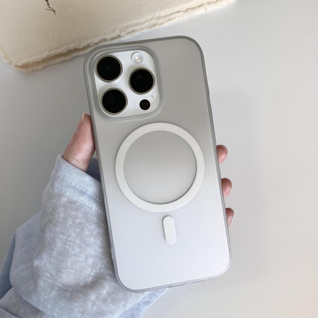 Матовый Жесткий Чехол с Магнитным Градиентом для iPhone 17/15 Pro Max - Дизайн с Большим Отверстием "Ледяной Туман".