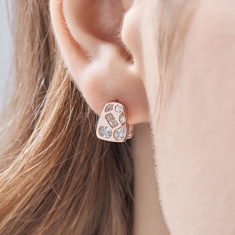 ELLE Jewelry 14K GF White Glass One-Touch Earrings ELGPEE538