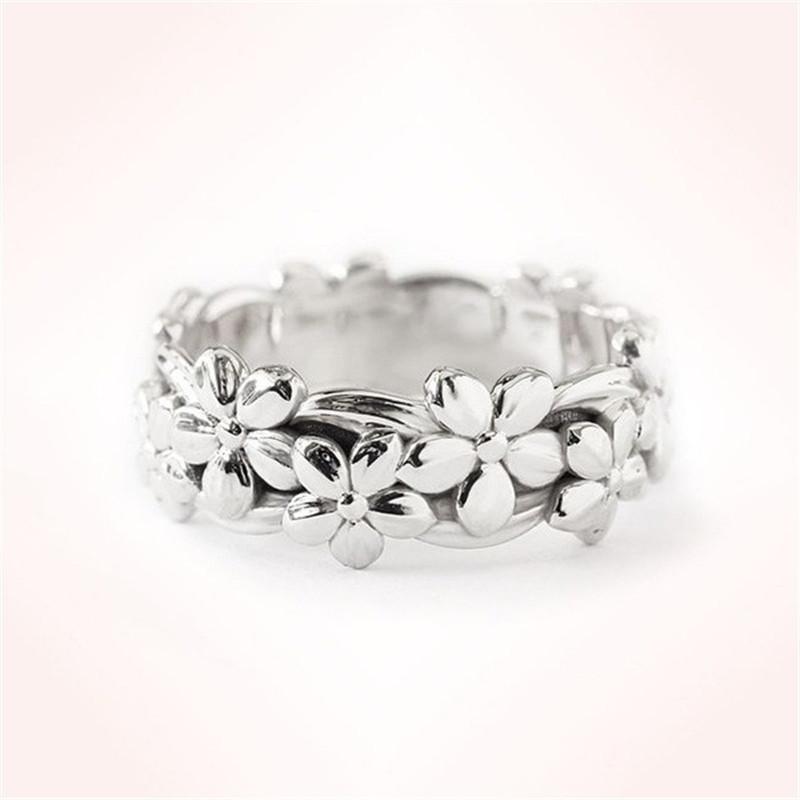 New Rose Plum Blossom Ring Sweet European and American Simple Flower Couple Ring for Women