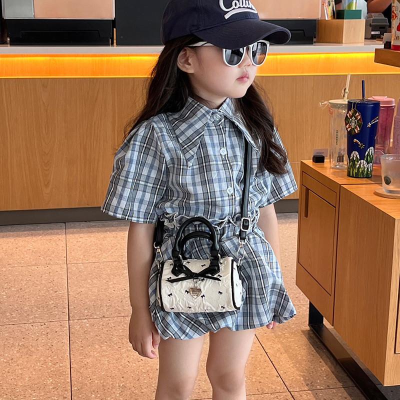 Childrens Retro Bow Printed Crossbody Bag With Bow And Metal Heart Decoration