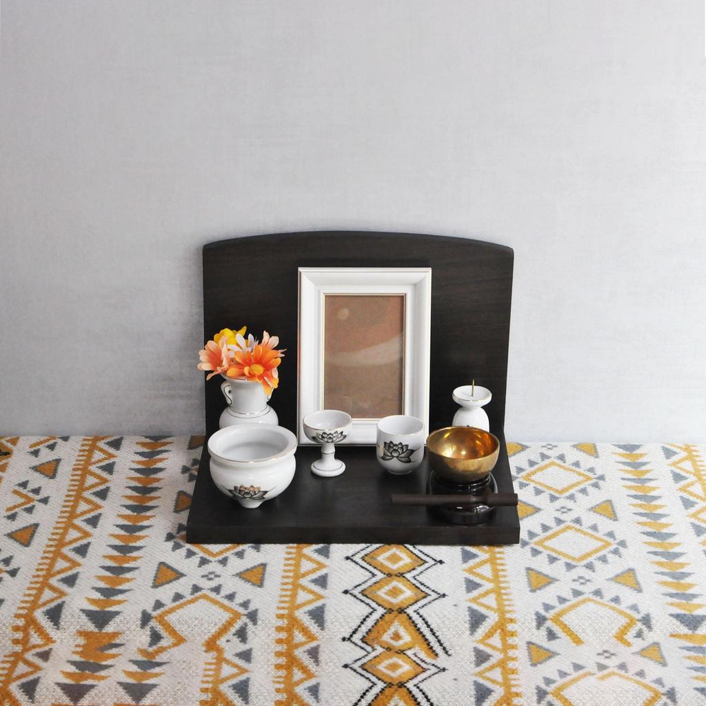 Buddhist altar, open type, memorial stage, natural color, printed veneer, for keeping as a personal memorial.