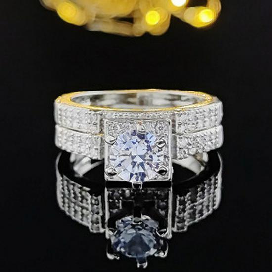 Женское комбинированное кольцо с микропаве из бриллиантов