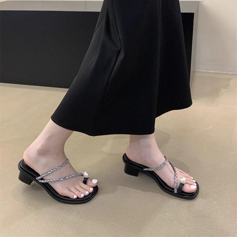 Pearl Toe Slippers New Open-toed Niche Rhinestones Spring and Autumn Korean Version Simple Thick Heel 2025 Sandals