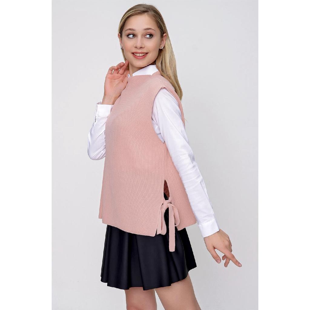 Женский трикотажный свитер с завязками сбоку красный 22wk252