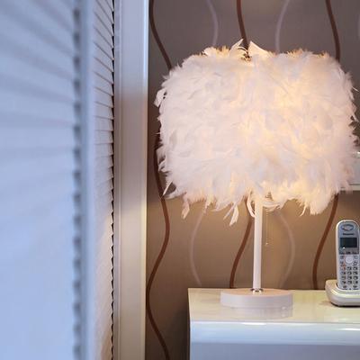 Скандинавский современный роскошный ресторанный сетчатый прикроватный светильник с красным пером и цветными перьями