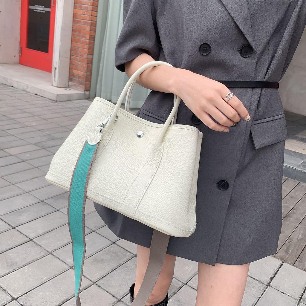 Женская сумка 2025 новая из натуральной коровьей кожи садовая сумка фабрика-источник наплечная сумка-мессенджер большая вместительная портативная сумка-тоут