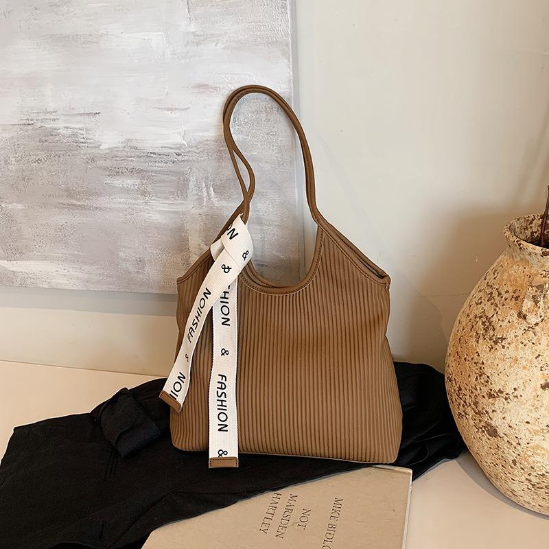 Вместительная сумка-тоут для поездок на работу, женская новая нишевая дизайнерская сумка с плиссировкой, универсальная сумка на плечо/подмышку