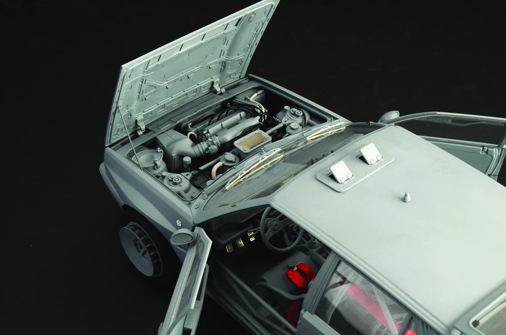 Italeri Tamiya Car Series Lancia Delta HF Integrale 16V Plastic Model 37706 1/12 No.4709