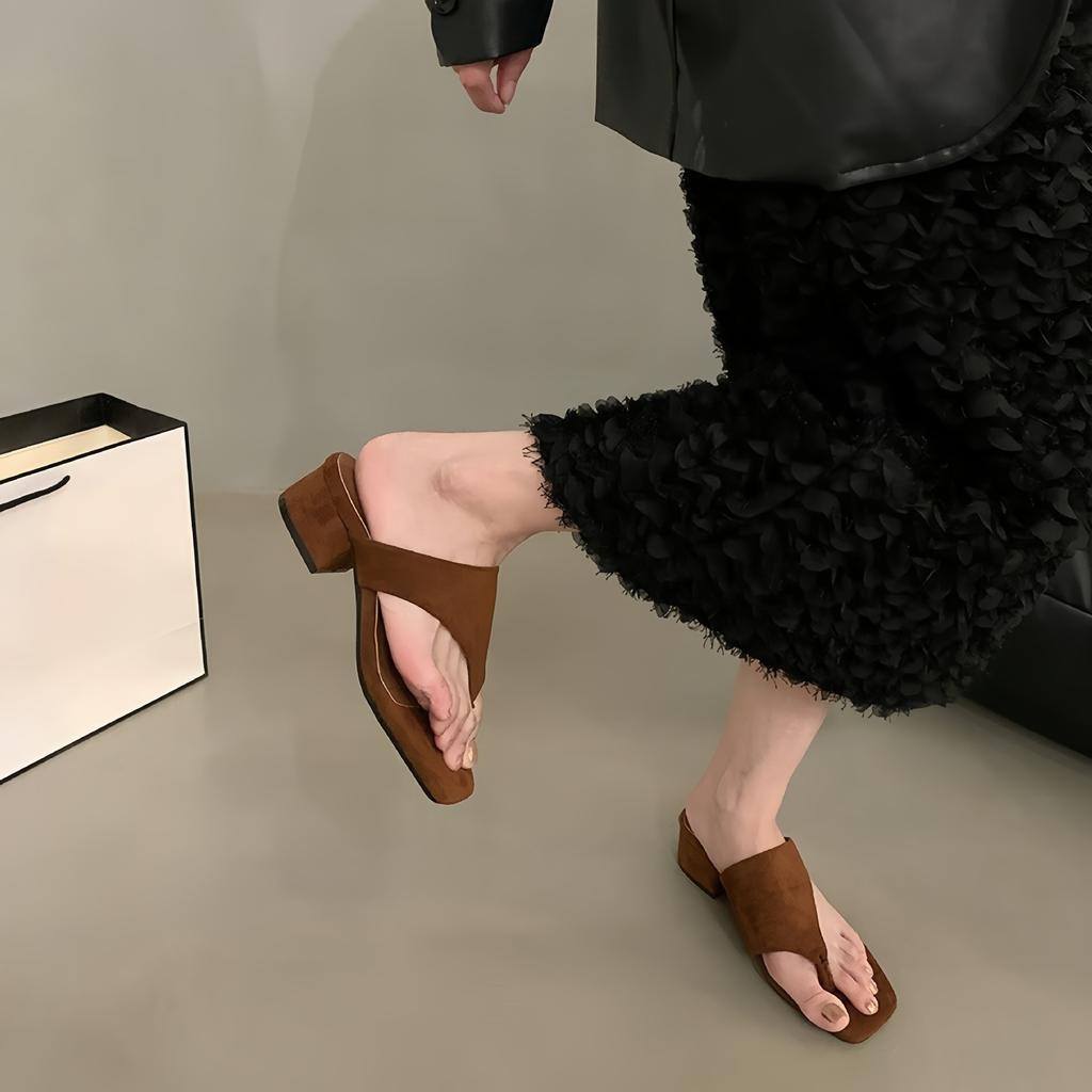 Women's Flip-flops Women's Summer Wear New Temperament Suede Fairy Style Retro Design Thick Heel Toe Sandals