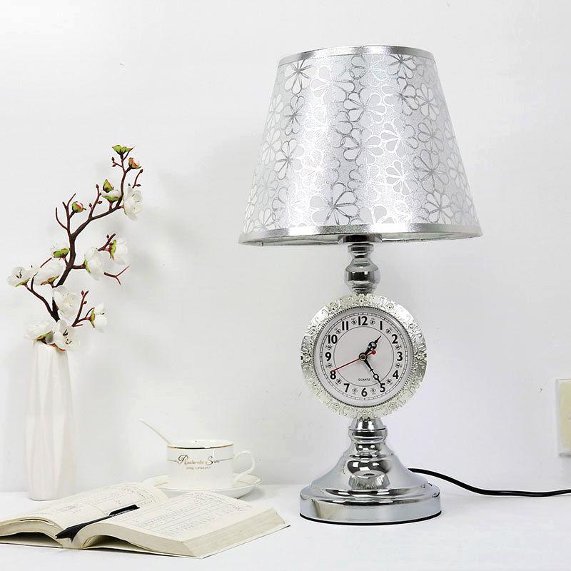 Настольная лампа для спальни, прикроватная настольная лампа, украшение, теплое и креативное, простые современные часы, скандинавское освещение