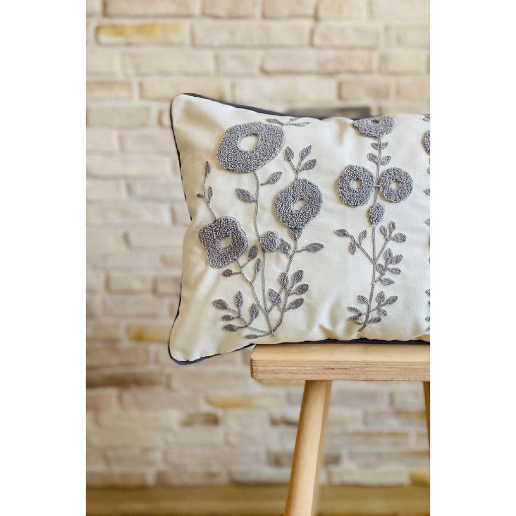 Punch Embroidered Single Decorative Daisy Design Throw Pillow Cover (punch)