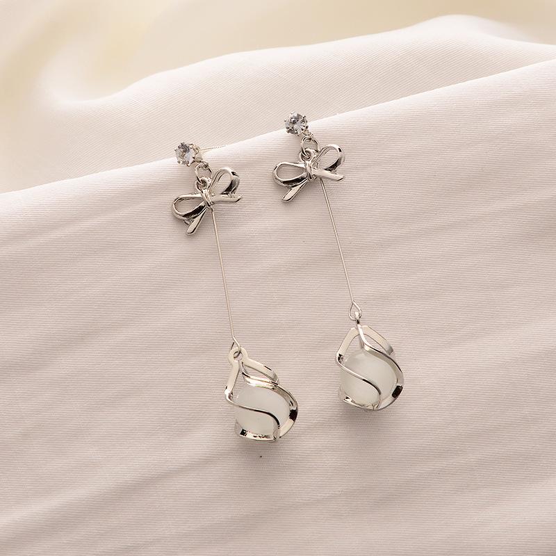 Серебряные серьги-игл с цветком из кошачьего глаза - элегантный, универсальный модный аксессуар для женщин