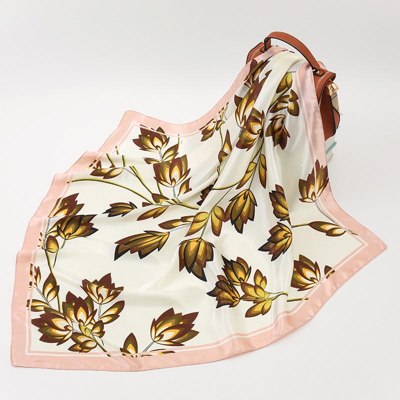 Шёлковый платок с принтом 90 см