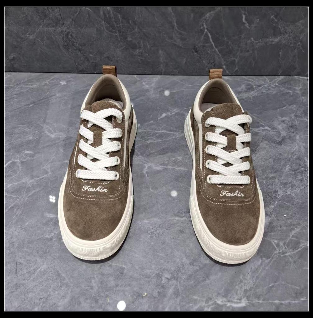 2025 Men's Retro Skate Shoes: Genuine Leather, Breathable, Anti-Odor, Casual Sneakers for Teen Students