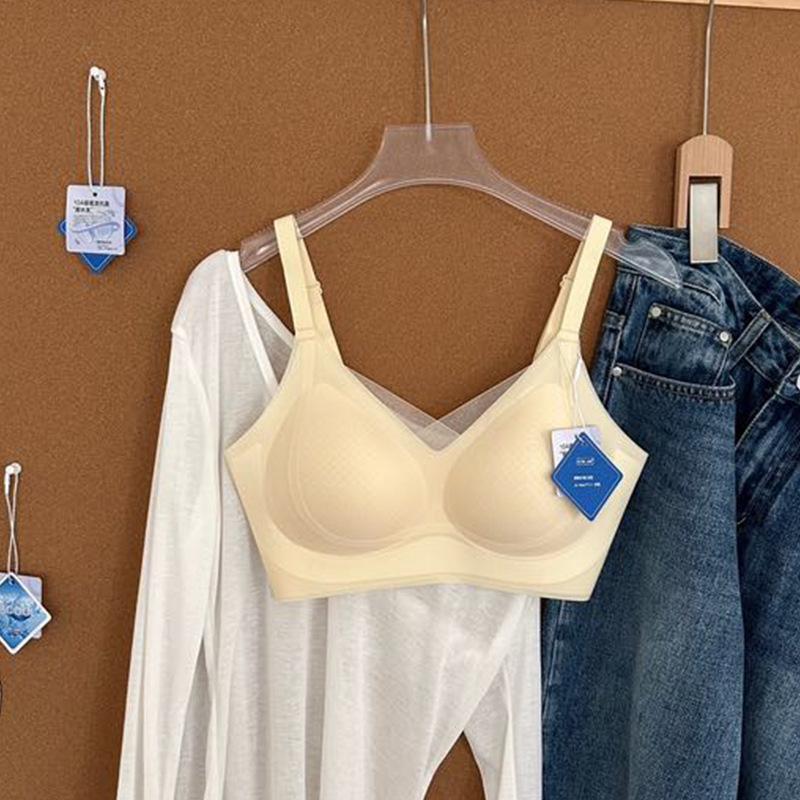 #Ultra-thin cool ice-skin underwear women's small breasts gather and pull up to prevent sagging comfortable bra thin