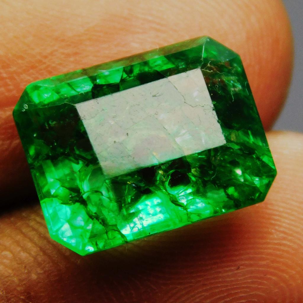 Natural Green Emerald Loose Gemstone 7.58 ct Emerald Cut Colombian for Jewelry Making and Crafts