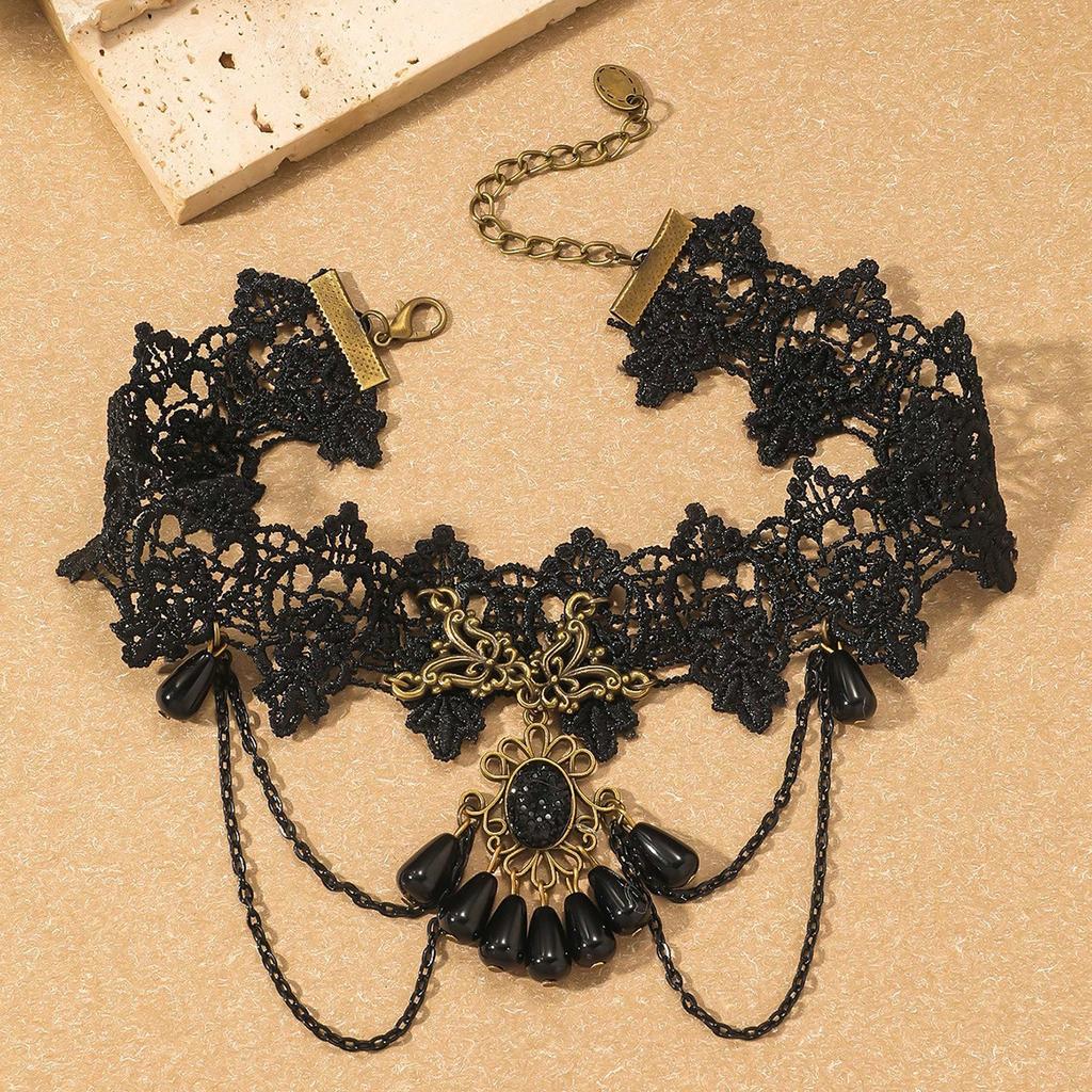 Retro Lace Clavicle Chain Gothic Style Personality Accessories Lace Pendant Necklace Female Clavicle Chain
