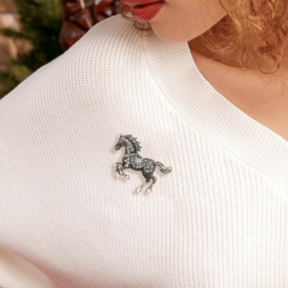 Luxury Rhinestone Horse Brooches Casual Metal Badge Pin Vintage Zodiac Animal Lapel Pins  for Women