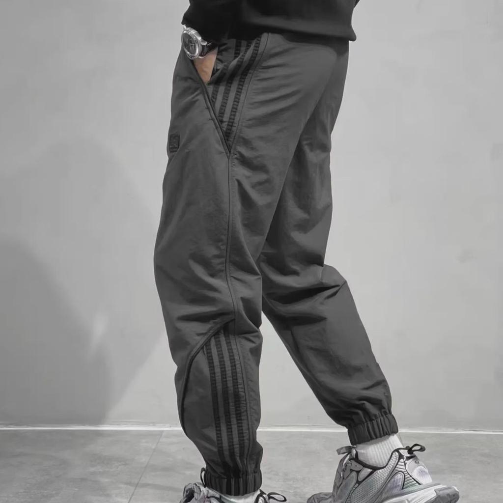 Men's Youth Waterproof Outdoor Hiking Pants - Three-Bar Design, Handsome and Loose Fit, Suitable for Spring and Autumn.