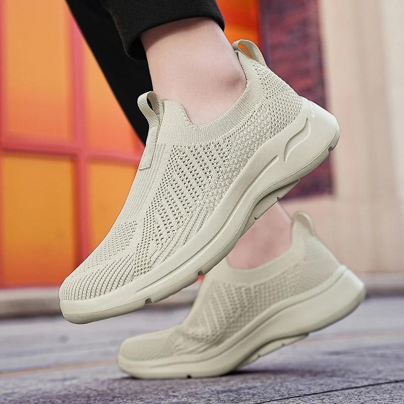 Summer Super Light Athletic Shoes for Men Fashion Hard-wearing Slip-on Male Footwear Breathable Casual Men Sneakers New