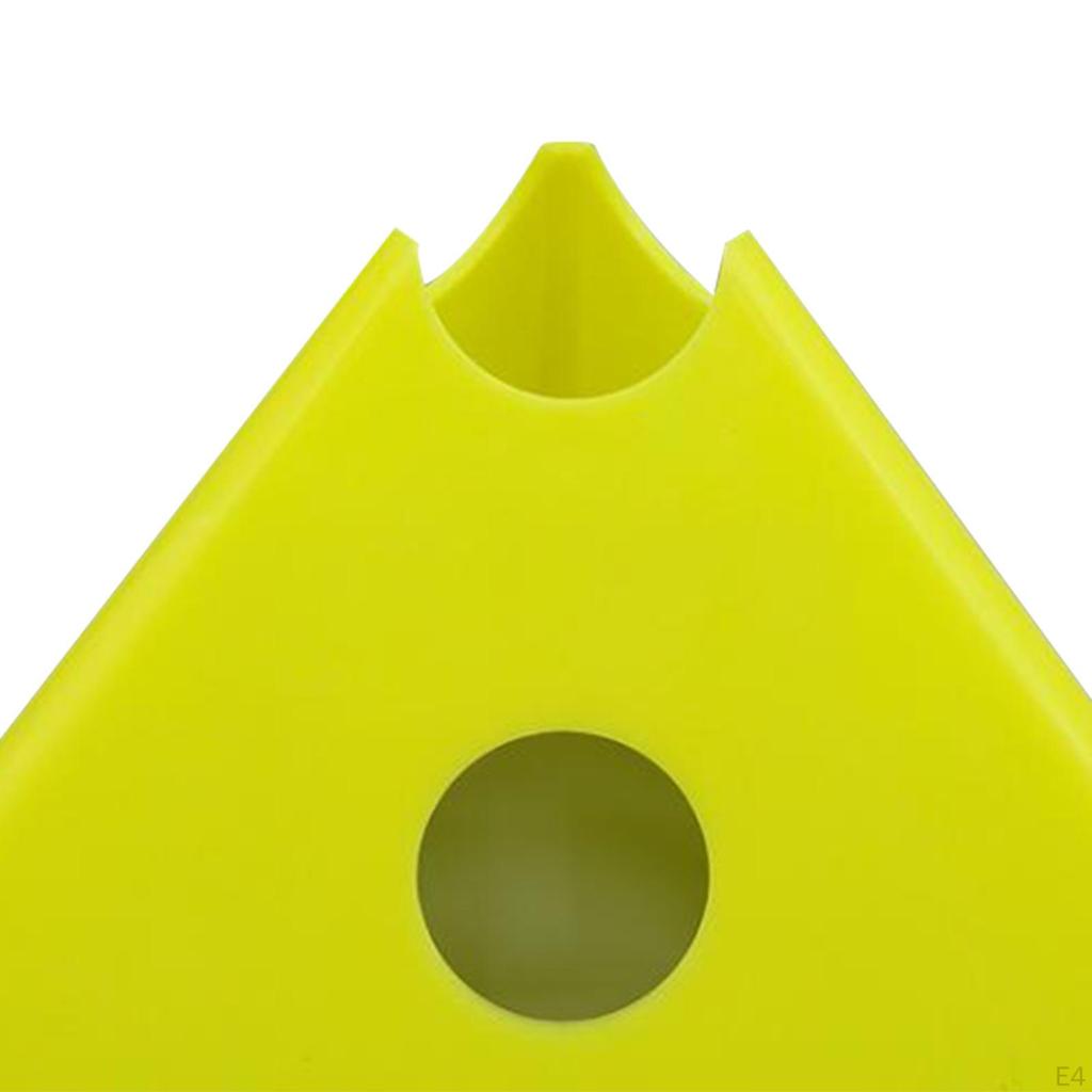 И набор футбольных тренировочных конусов для улучшения навыков