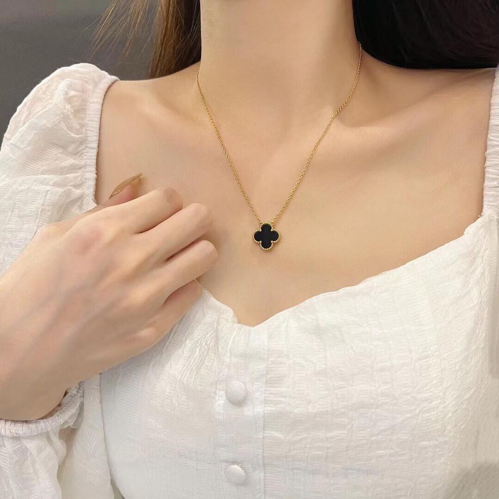 Ожерелье из титановой стали с двумя сторонами и четырьмя листами клевера, простое, легкое, роскошное, высококлассное, чувственное женское ожерелье