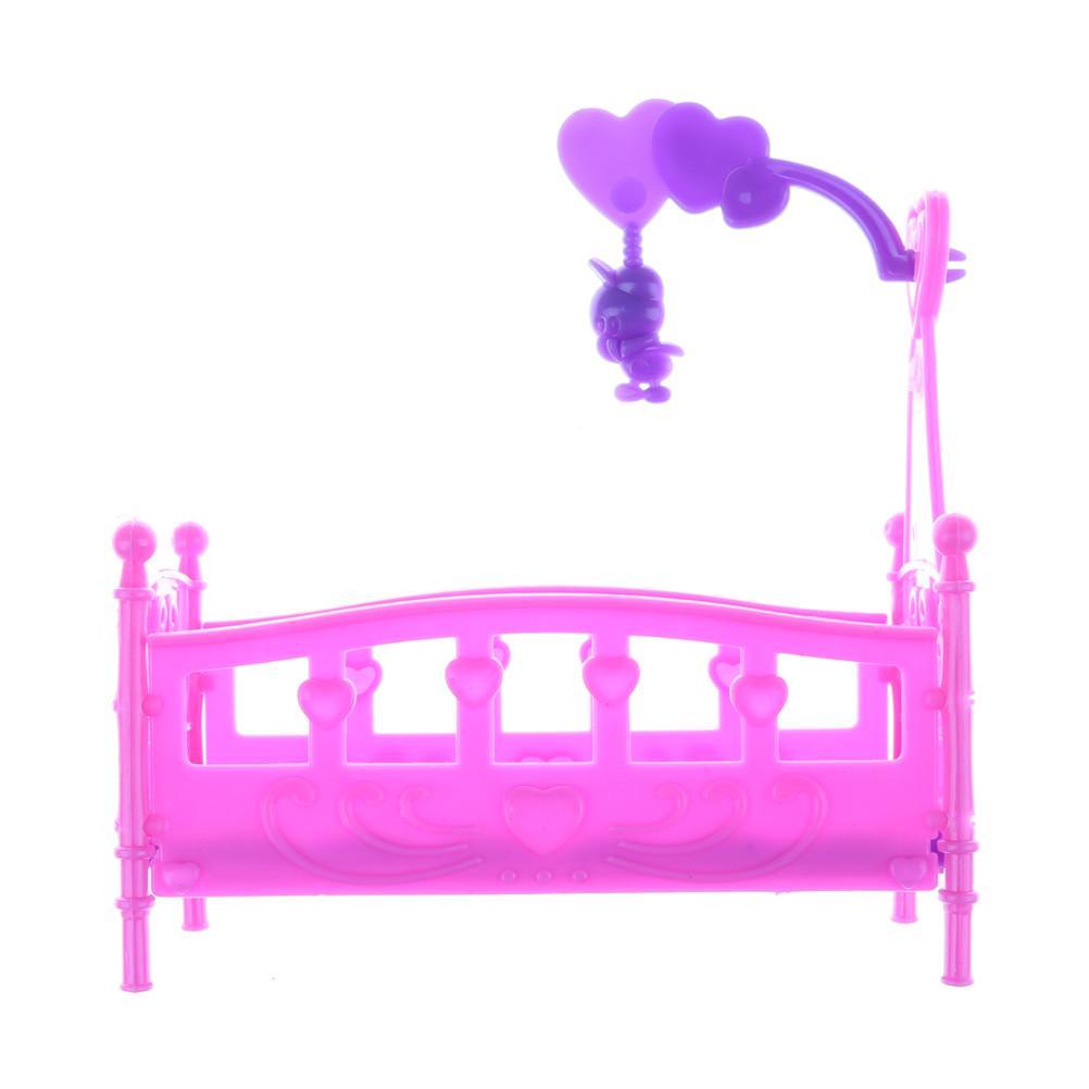 Сборная пластиковая кроватка в кукольный домик 10см