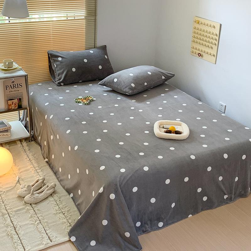 Winter Solid Color Milk Fleece Flat Sheets Bed Home Coral Fleece Thick Warm Flannel Queen King Size Bed Spread with Pillowcases