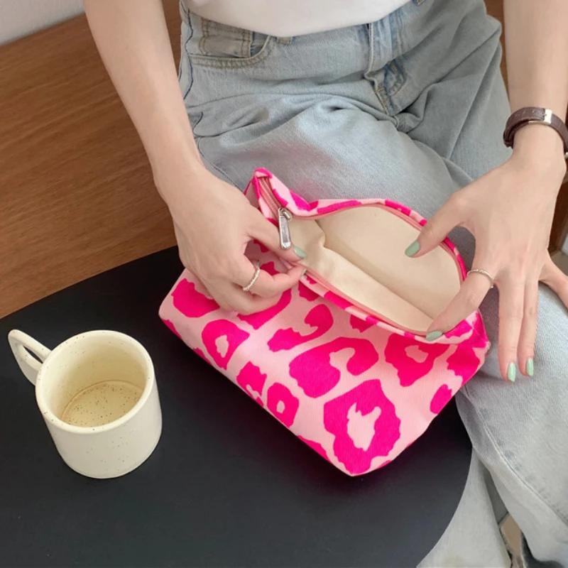 Косметичка с леопардовым принтом, модный повседневный клатч, косметичка, большой вместительный дорожный органайзер для туалетных принадлежностей, косметичка для хранения