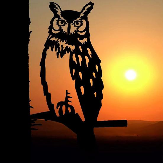 Eagle Flag Tree Stake Metal Animal Silhouette Decoration Garden Decor Animal Sign with Stake for Garden Tree Fence Post Outdoor Decor